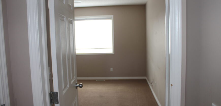 Evergreen- MAIN SUITE 3 Br/2.5Bath+Bonus Rm +Dbl Att Garage