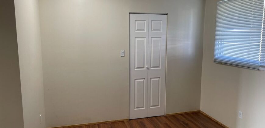 Fonda – 2 Bedrooms/1 Bath Main Suite with parking pad for 2 cars