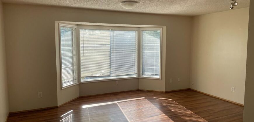 Fonda – 2 Bedrooms/1 Bath Main Suite with parking pad for 2 cars