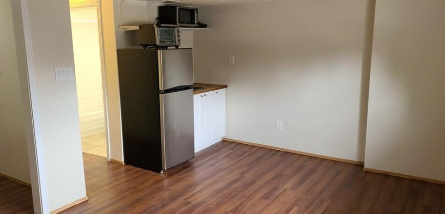 Fonda – 2 Bedrooms/1 Bath Main Suite with parking pad for 2 cars