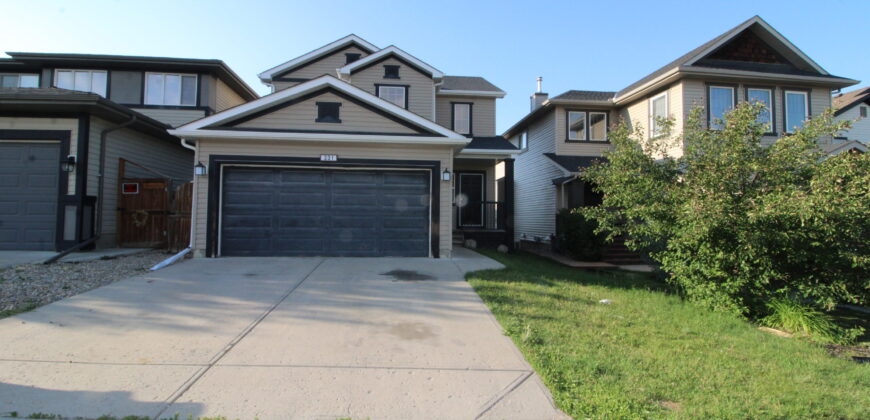 Airdrie- 3 Bedrooms+Den/2.5 Bath MAIN SUITE with Double attached Garage