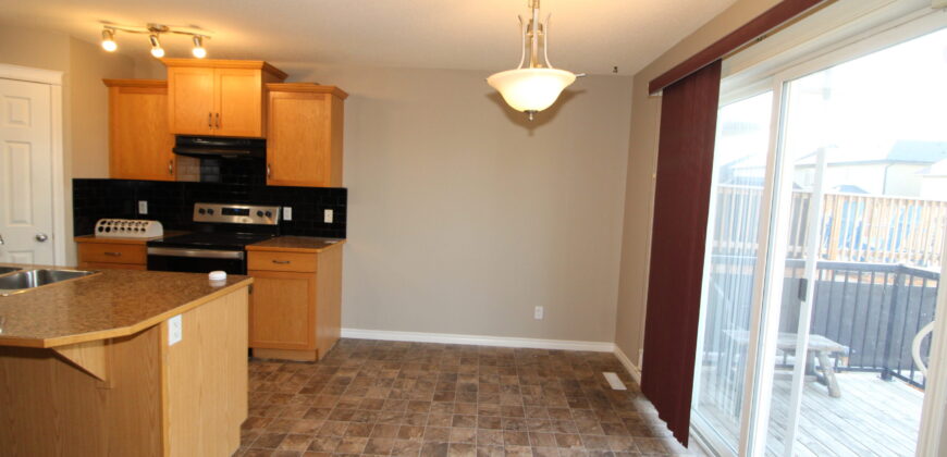 Airdrie- 3 Bedrooms+Den/2.5 Bath MAIN SUITE with Double attached Garage