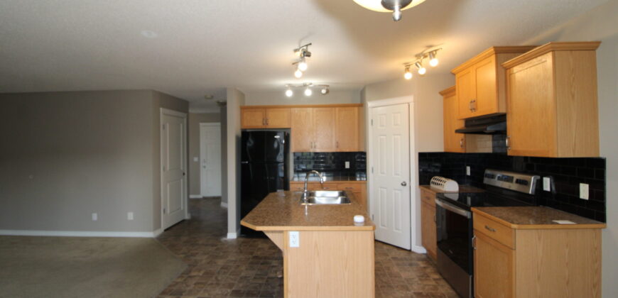 Airdrie- 3 Bedrooms+Den/2.5 Bath MAIN SUITE with Double attached Garage