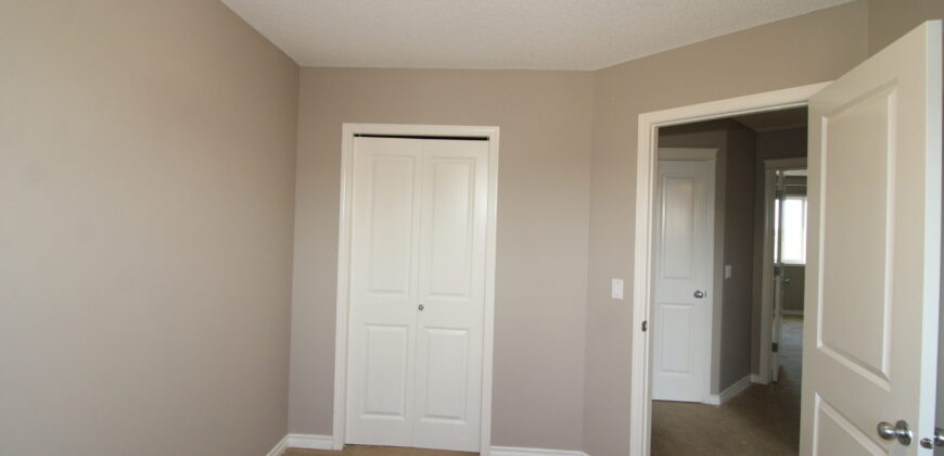 Airdrie- 3 Bedrooms+Den/2.5 Bath MAIN SUITE with Double attached Garage