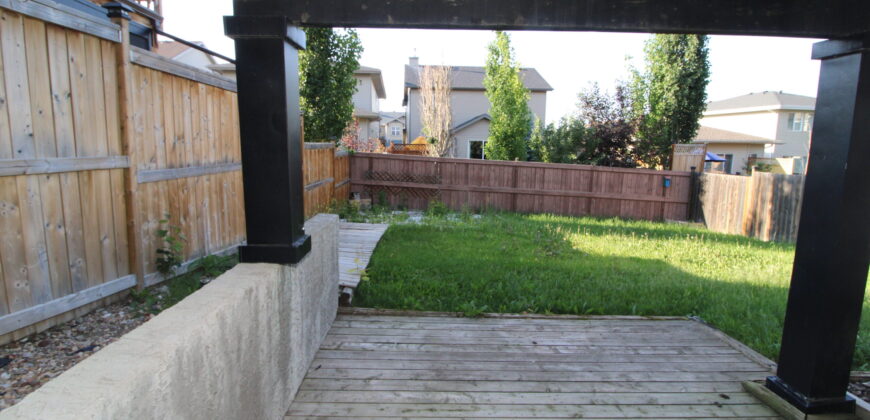 Airdrie- 3 Bedrooms+Den/2.5 Bath MAIN SUITE with Double attached Garage