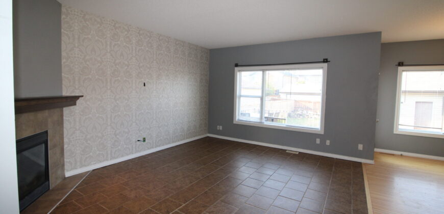 McKenzie Towne- MAIN SUITE-3BR+Bonus/2.5Bath, with Dbl. Detached Garage