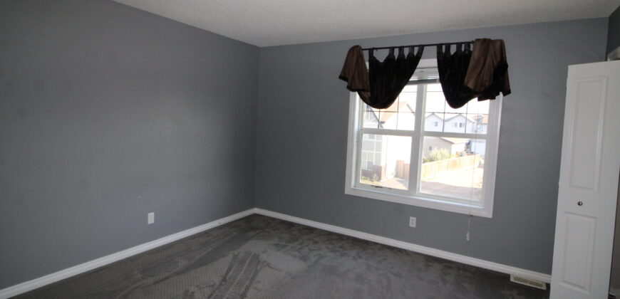 McKenzie Towne- MAIN SUITE-3BR+Bonus/2.5Bath, with Dbl. Detached Garage