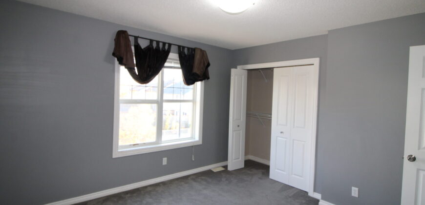 McKenzie Towne- MAIN SUITE-3BR+Bonus/2.5Bath, with Dbl. Detached Garage