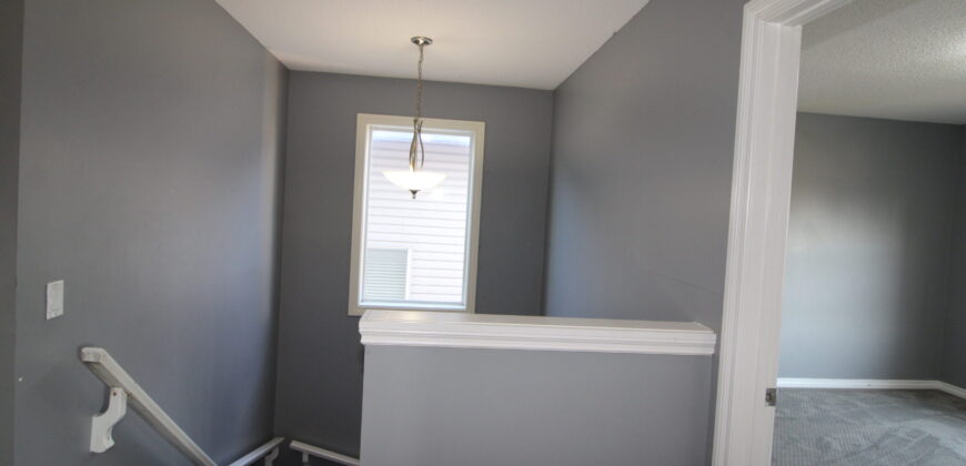 McKenzie Towne- MAIN SUITE-3BR+Bonus/2.5Bath, with Dbl. Detached Garage