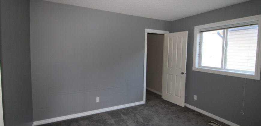 McKenzie Towne- MAIN SUITE-3BR+Bonus/2.5Bath, with Dbl. Detached Garage