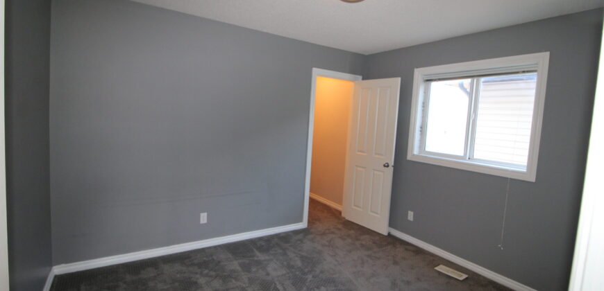 McKenzie Towne- MAIN SUITE-3BR+Bonus/2.5Bath, with Dbl. Detached Garage