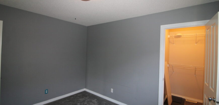 McKenzie Towne- MAIN SUITE-3BR+Bonus/2.5Bath, with Dbl. Detached Garage