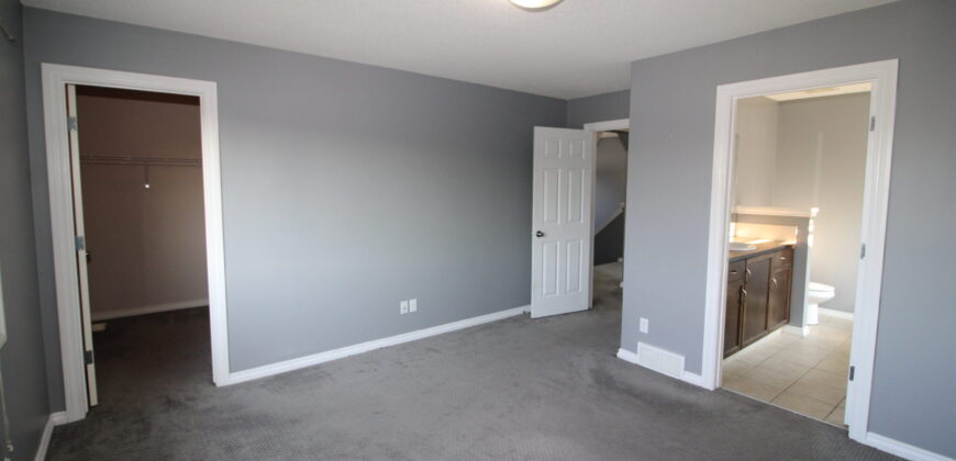 McKenzie Towne- MAIN SUITE-3BR+Bonus/2.5Bath, with Dbl. Detached Garage