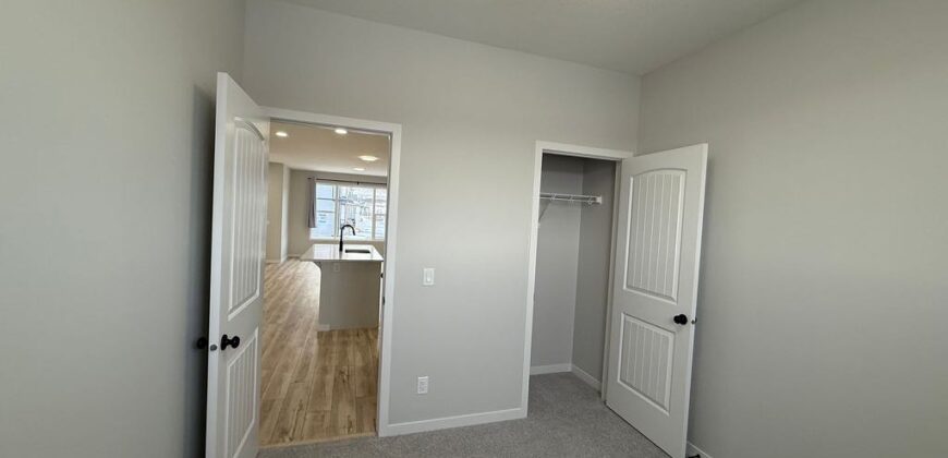 Wolfwillow- Beautiful 3Br/2.5Bath House in SE Calgary