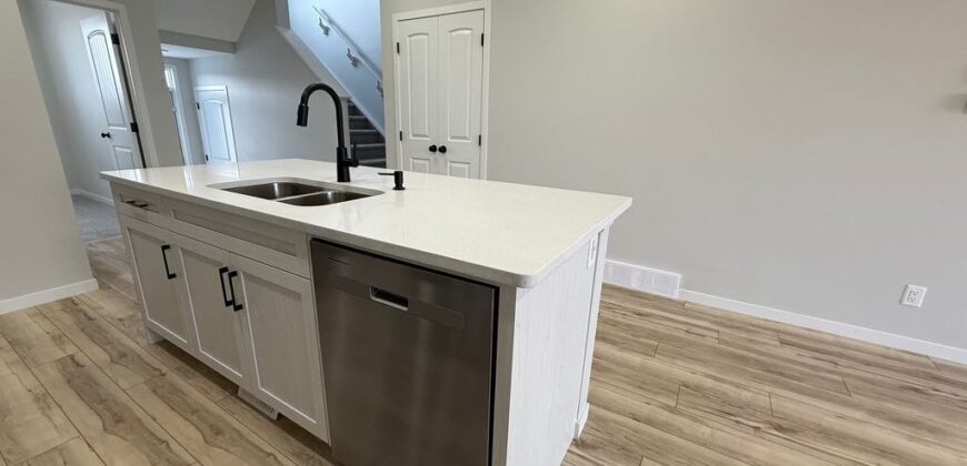 Wolfwillow- Beautiful 3Br/2.5Bath House in SE Calgary