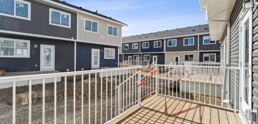 REDSTONE- Brand New 3 Bedrooms/2.5Bath Townhouse with Outside Parking