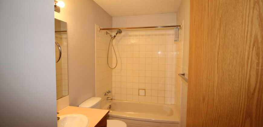 Castleridge – Main Suite 2 Br/1bath