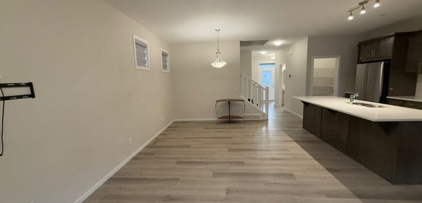 Cityscape – Main Floor 4Brs/2.5Bath with 2 Parking Pad