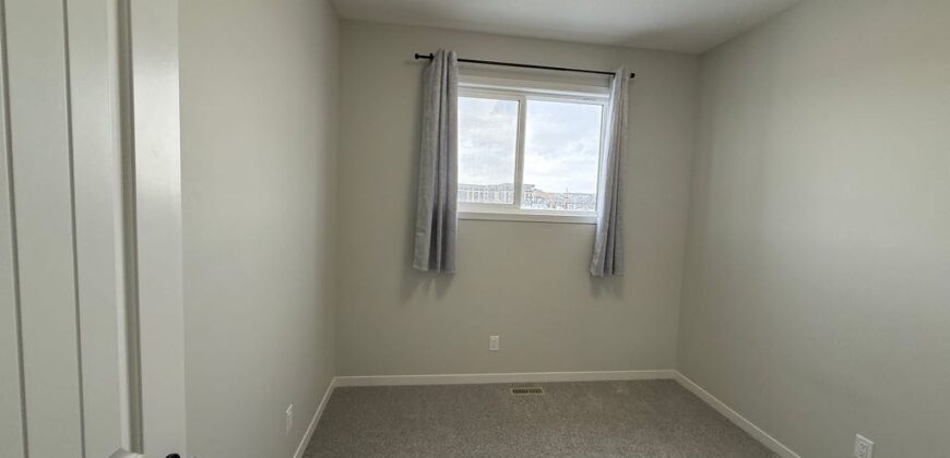 Wolfwillow- Beautiful 3Br/2.5Bath House in SE Calgary